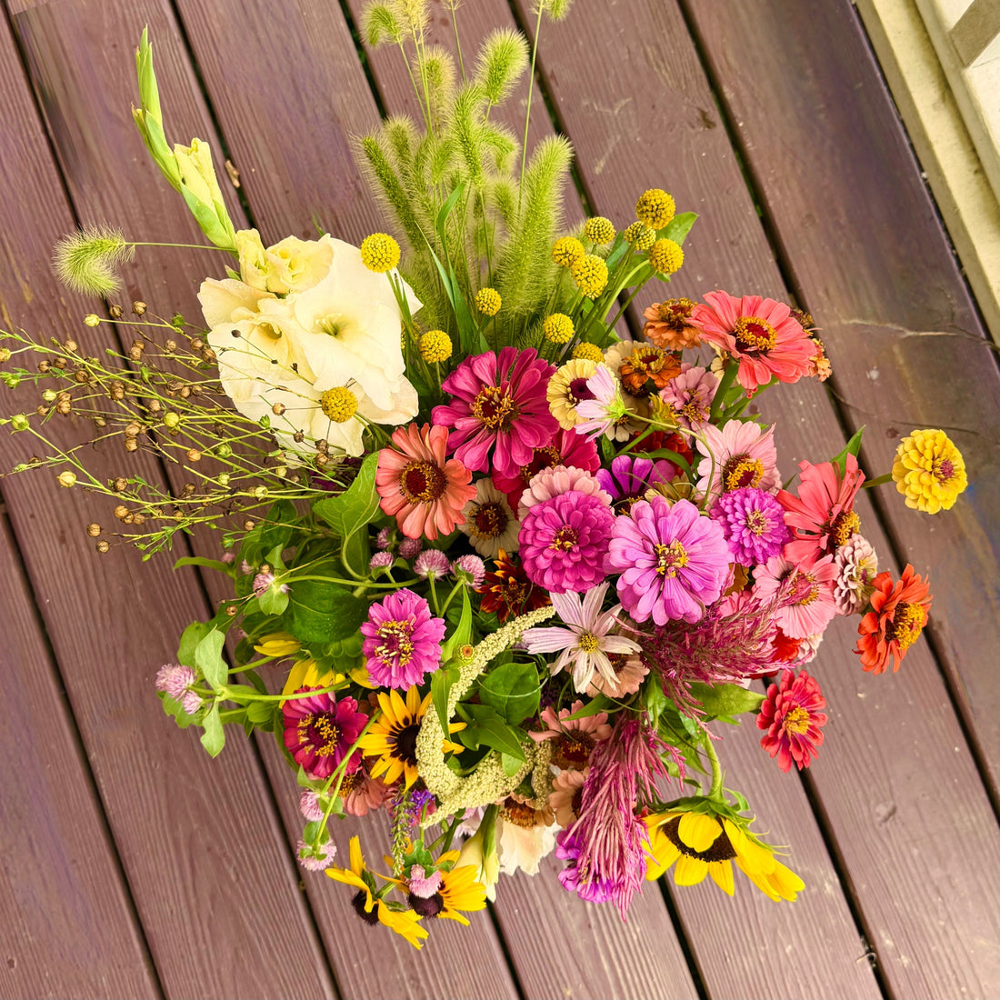 From DIY to Indie: Redefining the Wedding Flower Bucket